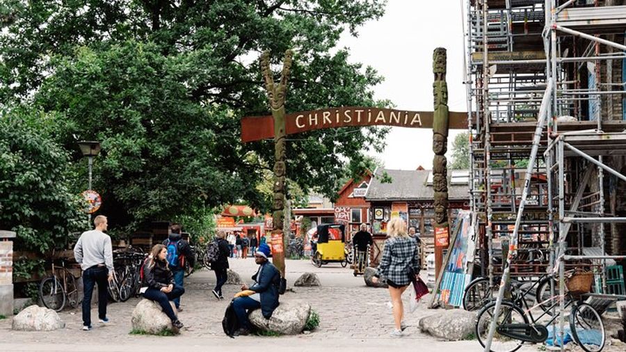 Copenhagen 1.5-Hour Tip-Based Group Walking Christianshavn Tour