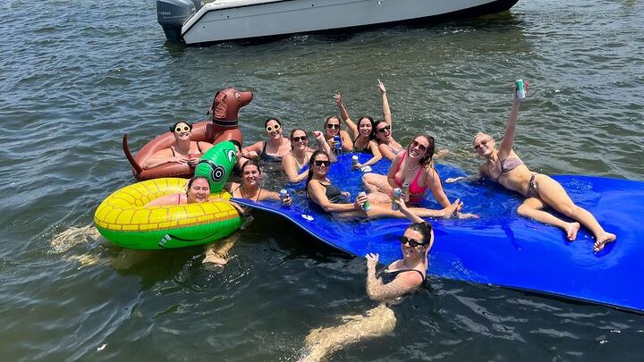4 Hours Private Sandbar Pontoon Party