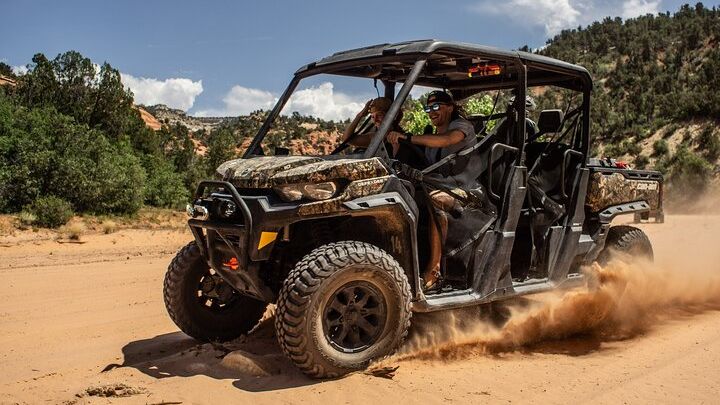 Peekaboo Slot Canyon UTV and Hiking Adventure