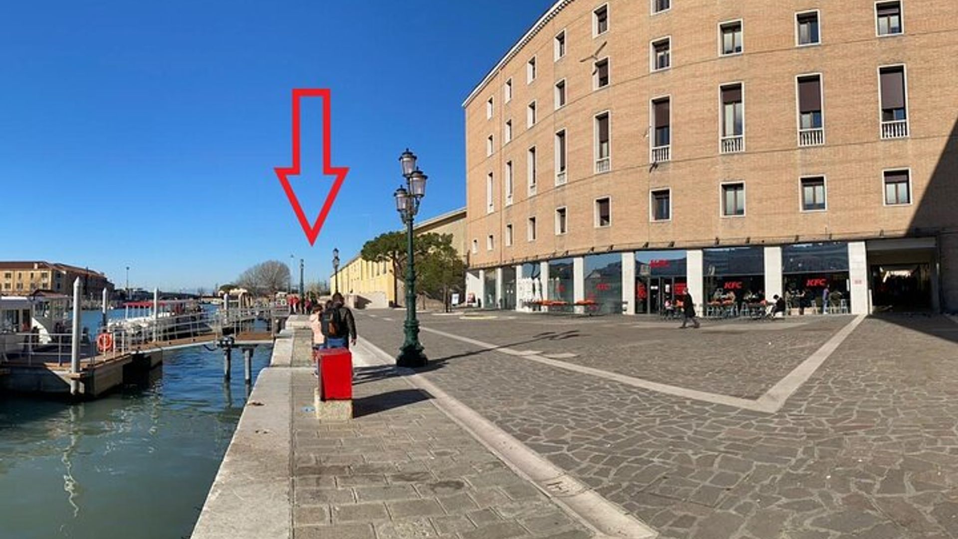 Half-Day Venice Lagoon Cruise: Murano Island and Burano Island