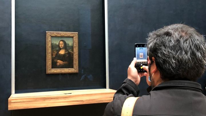 Paris: Louvre Small-Group or Private Entry Tour