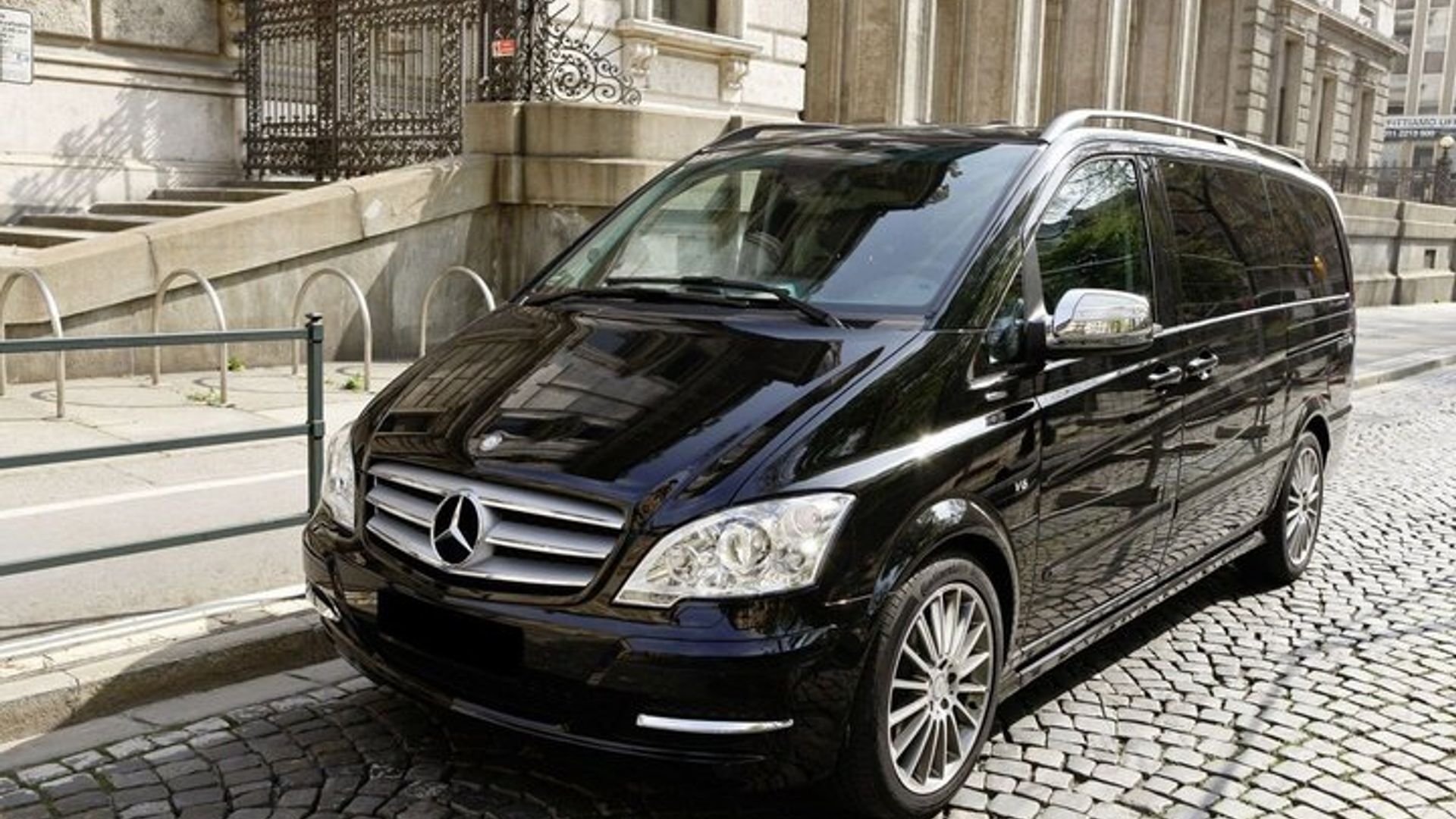 Lyon nach Bourges 1-tägige private geführte Tour mit dem Auto