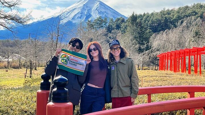 Mt. Fuji and Hakone Full-Day Bus Tour from Tokyo