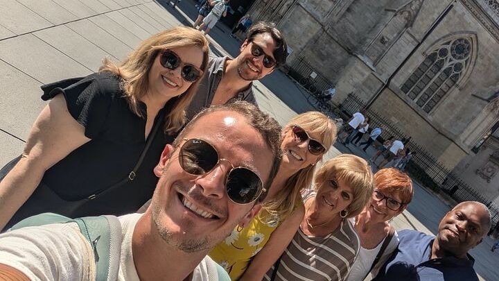 Bordeaux Small-Group Food and Wine Walking Tour with a Local