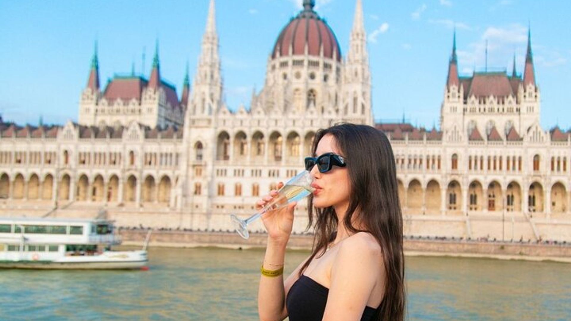 Budapest: Sunset Danube Cruise With Prosecco