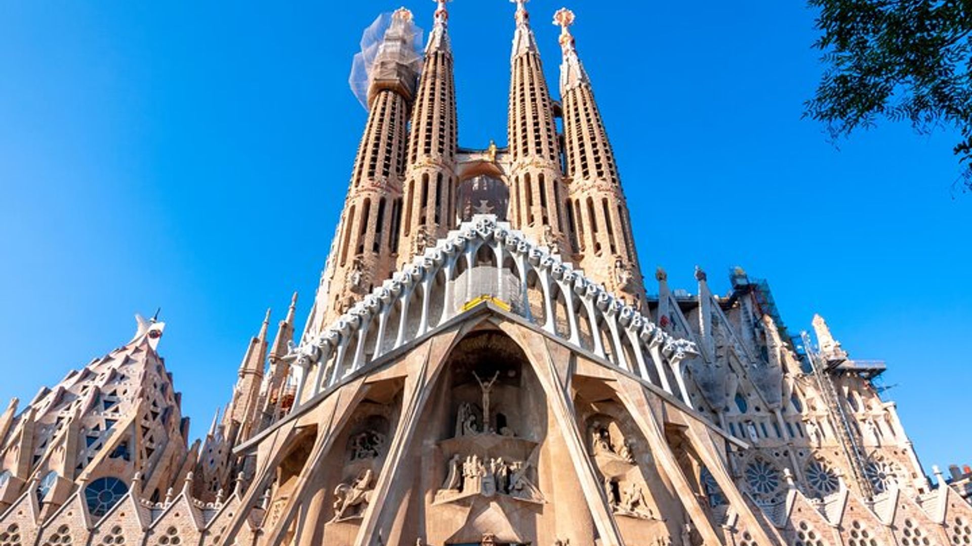 Sagrada Familia Skip the Line Guided Tour with Small Group