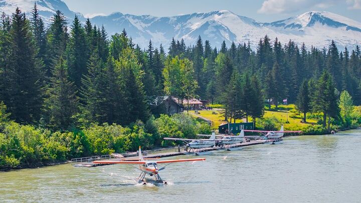 Taku Lodge Feast & 5-Glacier Seaplane Discovery
