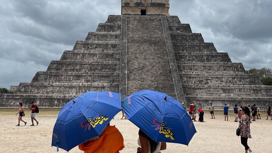 Chichen Itza and Cenote Small-Group Tour from Riviera Maya
