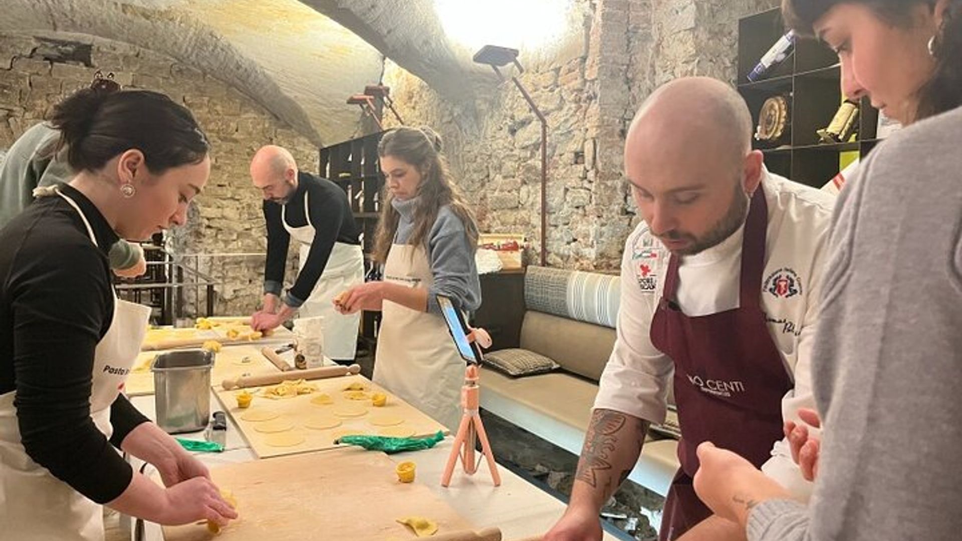 Hands-On Pasta and Tiramisu Class in a Florentine Palace