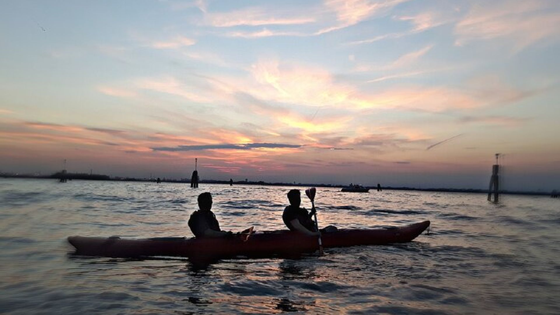 Venice Kayak Tour: Small-Group Sunset and Evening Trip