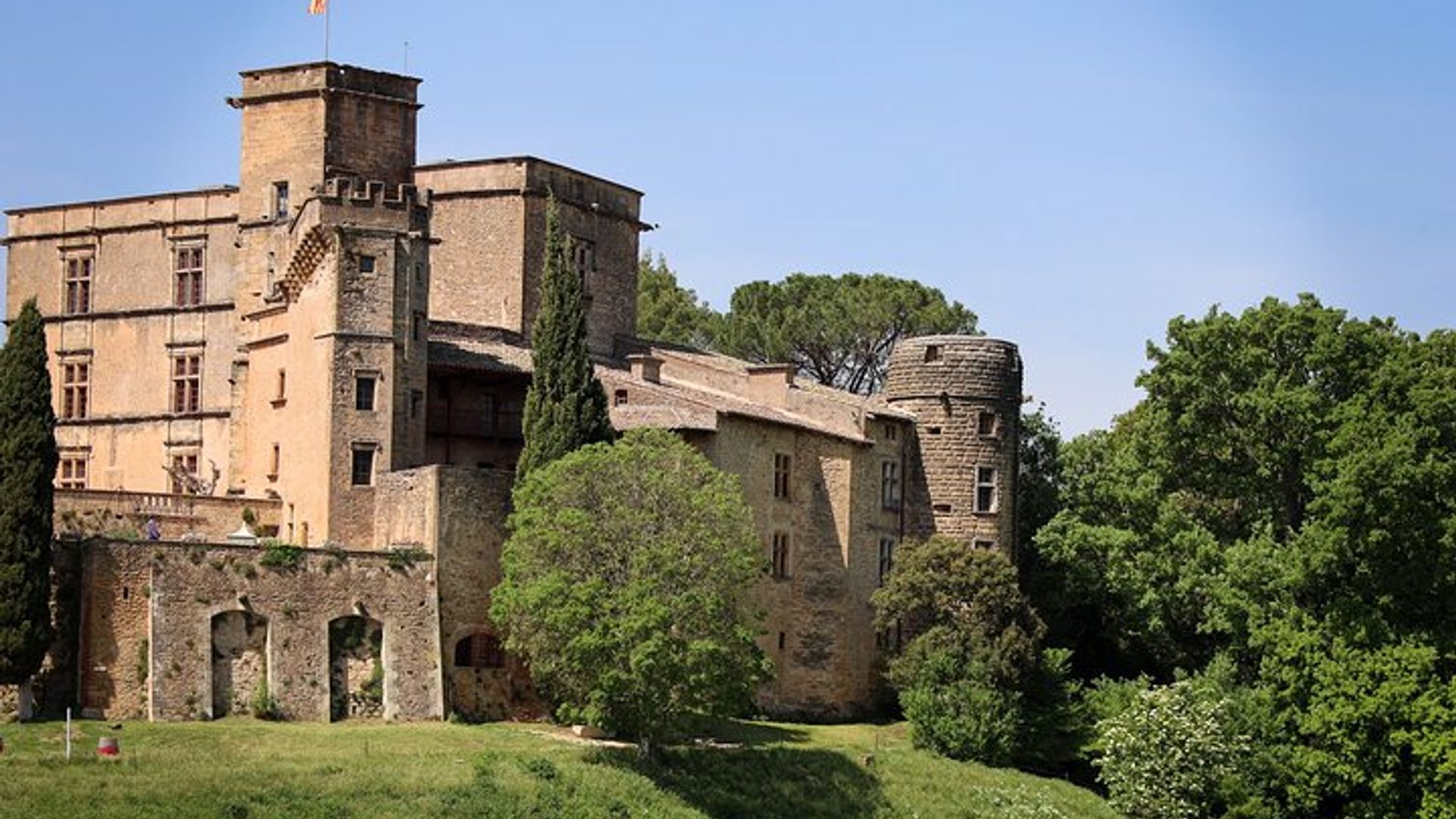 Los vinos del Luberon, el Château de Lourmarin y el aceite de oliva Bastide du Laval