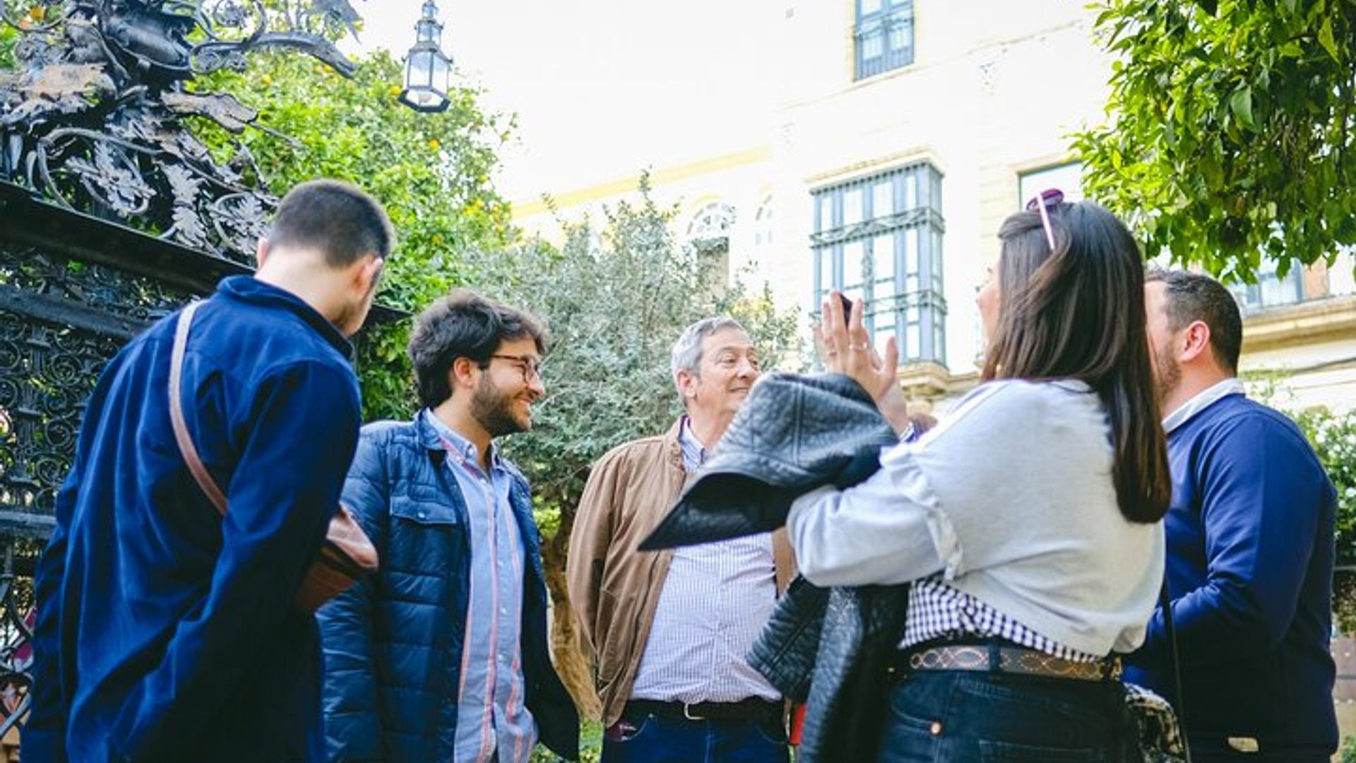Seville: Barrio Santa Cruz Jewish Quarter Small-Group Tour