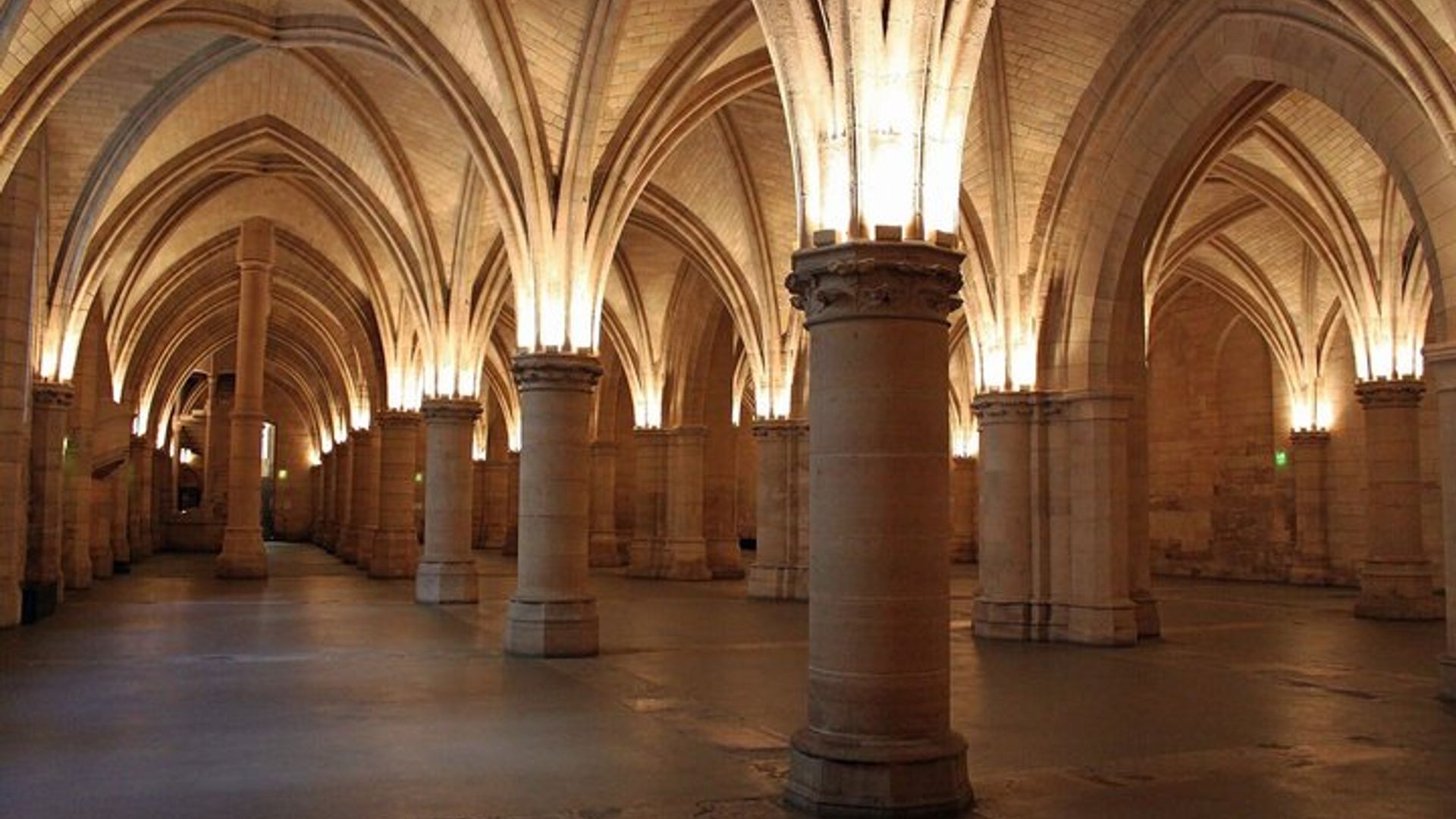 Conciergerie Paris Entry Tickets with Audio Guide Tablet