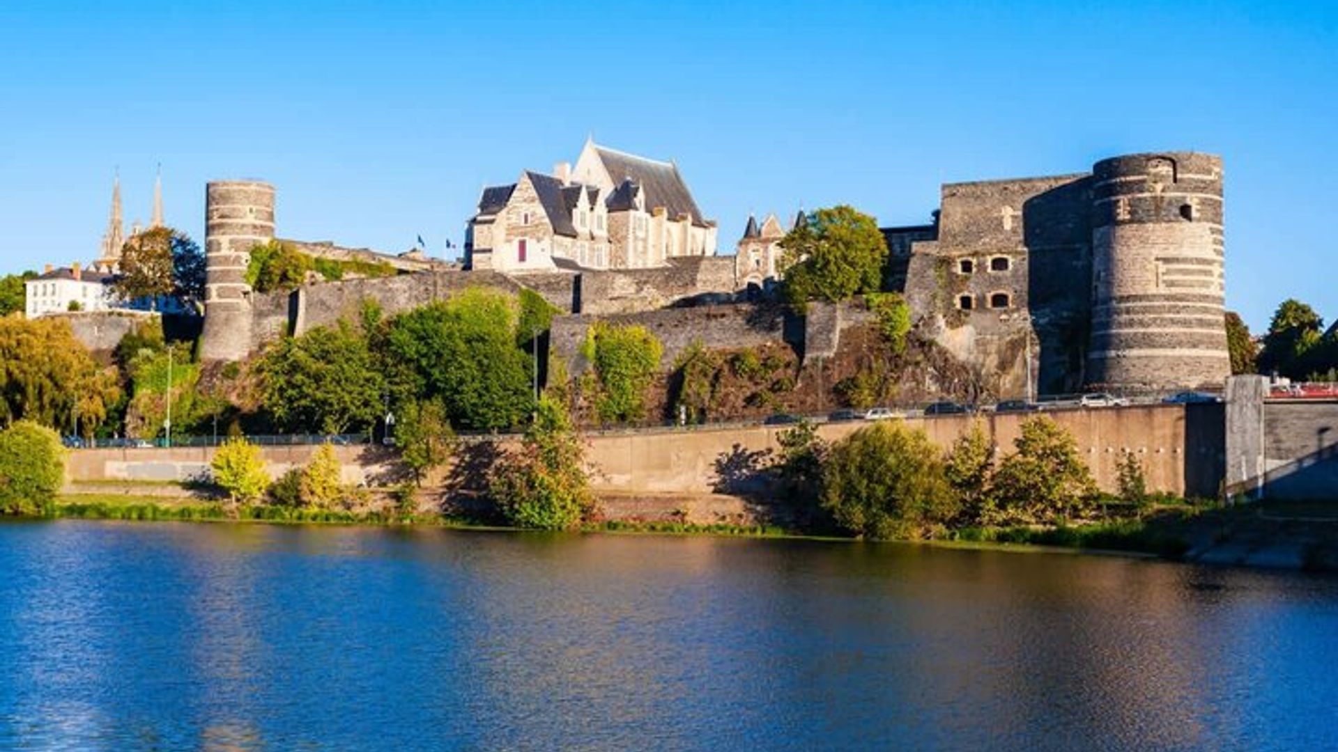 Hello Angers : Private 2-stündige Intro-Stadtwanderung mit Ortskundiger Reiseleiter