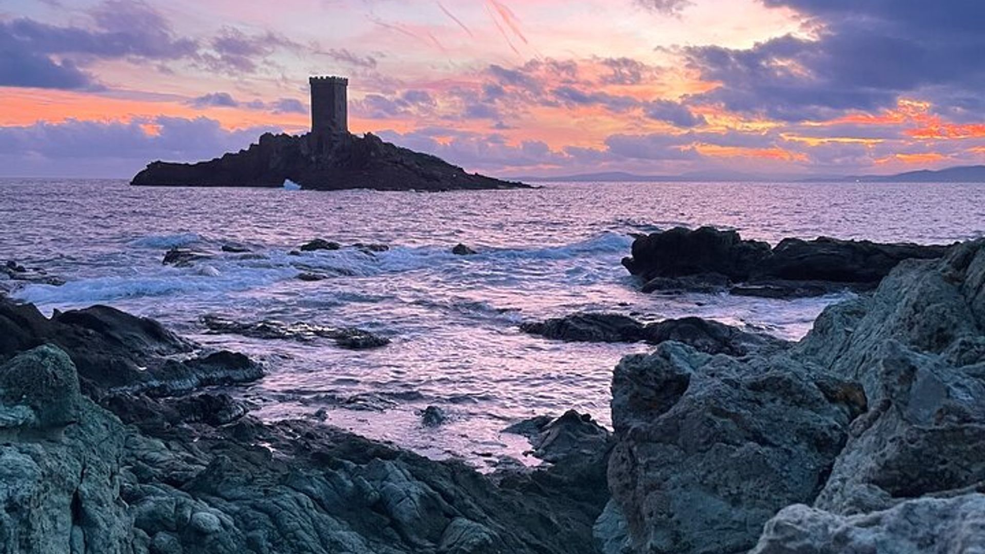 Esnórquel y aperitivo, 3 horas alrededor de la Île d'Or al atardecer.