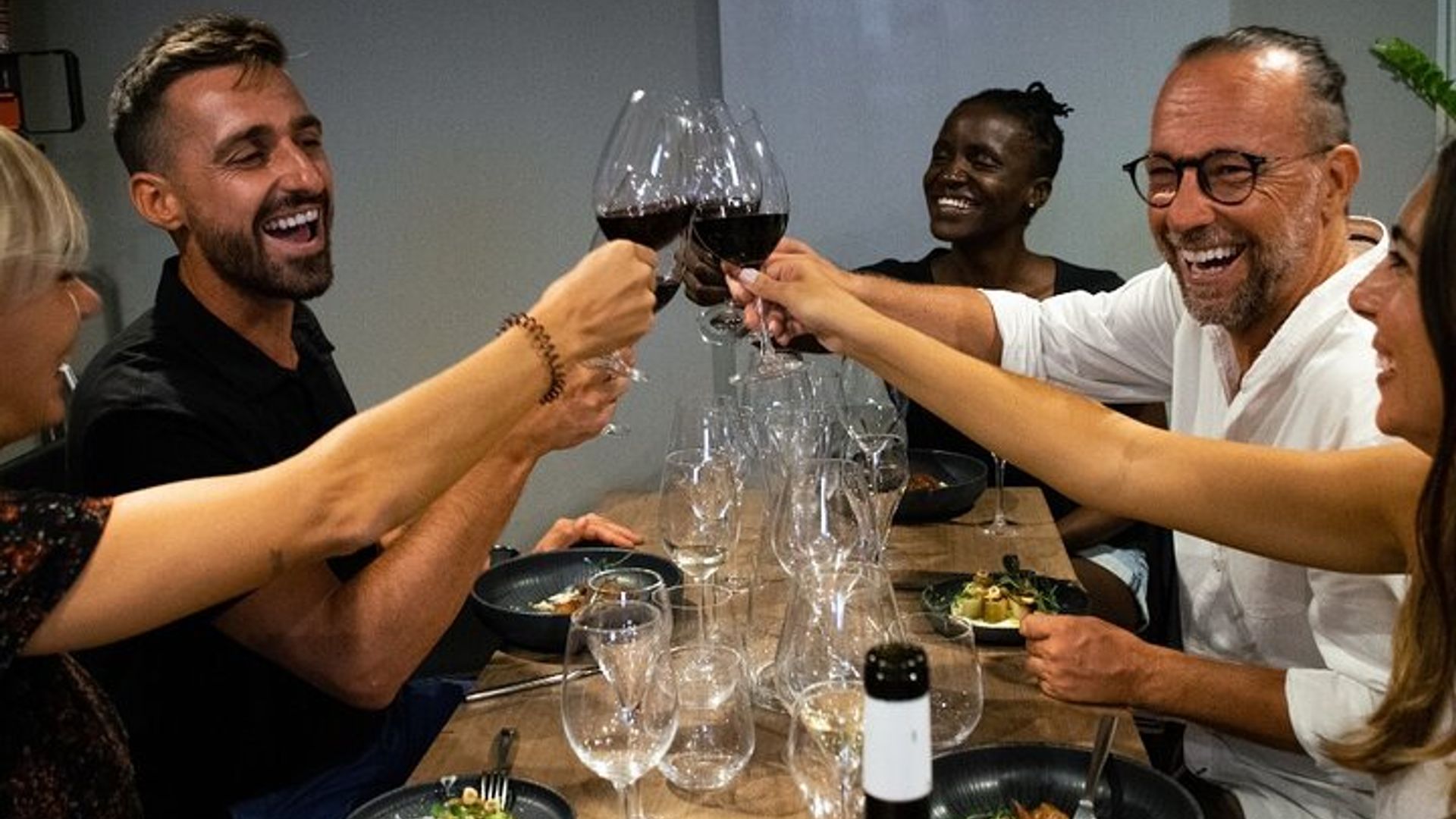 Barcelona: Wine Tasting & 5-Course Tapas Dinner