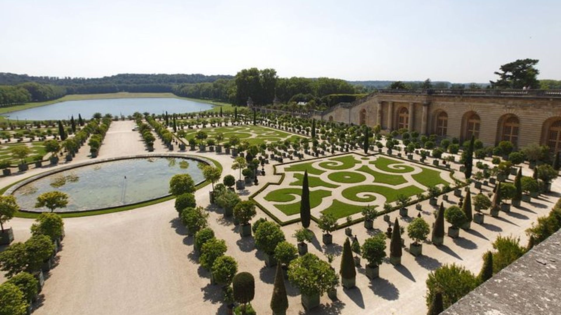 Versailles Private Round-Trip Luxury Transfer From Paris
