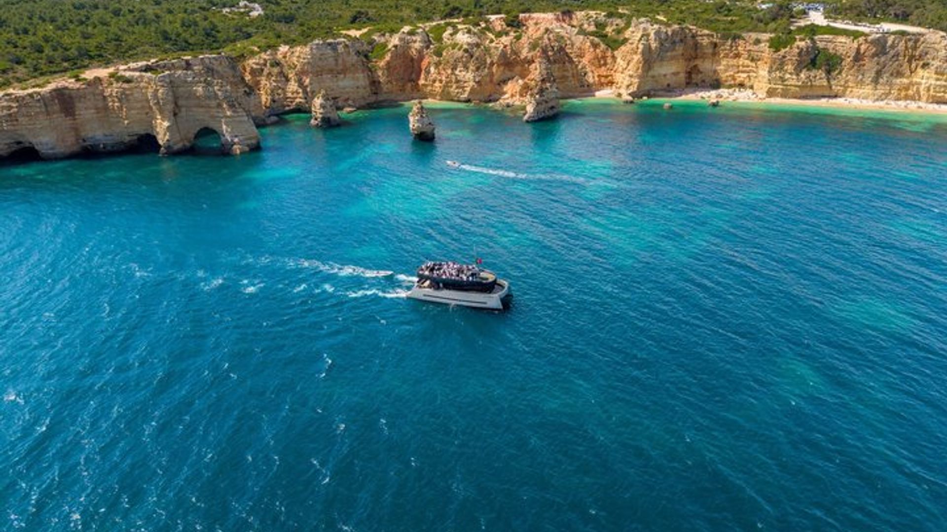 Albufeira : Brunch et Benagil Caves avec Open bar