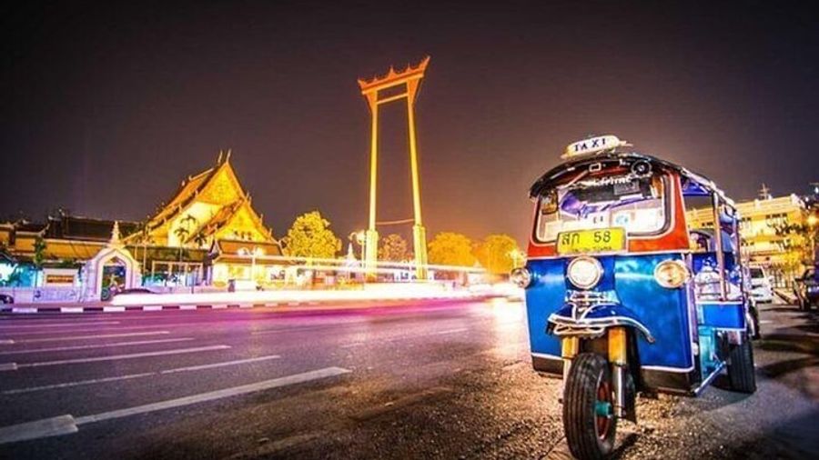Bangkok Evening Tuk-Tuk Tour With Street Food