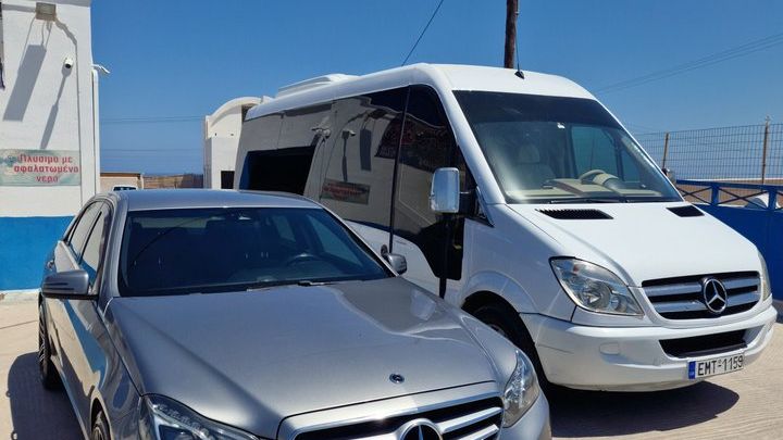 Private Santorini Airport Transfer Meet and Greet Service JTR