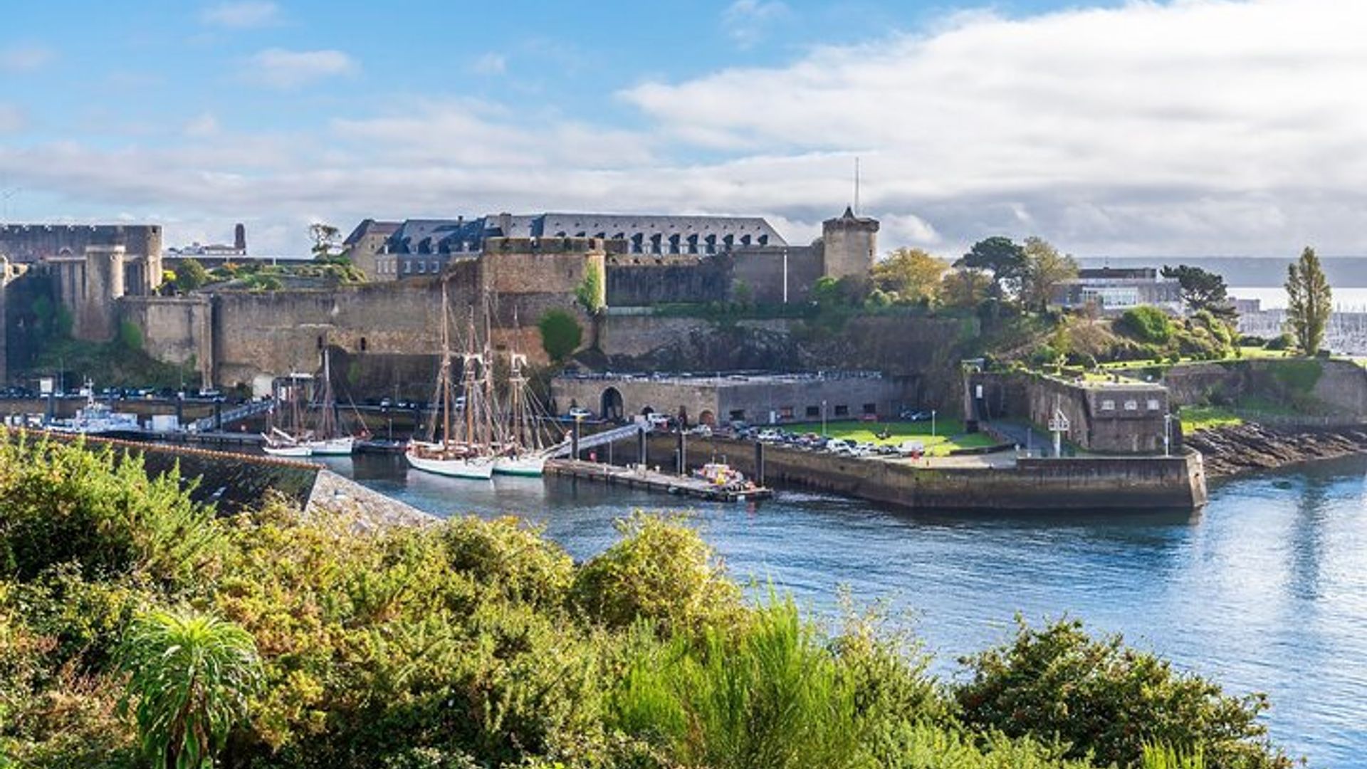 Brest Visite audioguidée à pied 3h30 et 27 commentaires audios