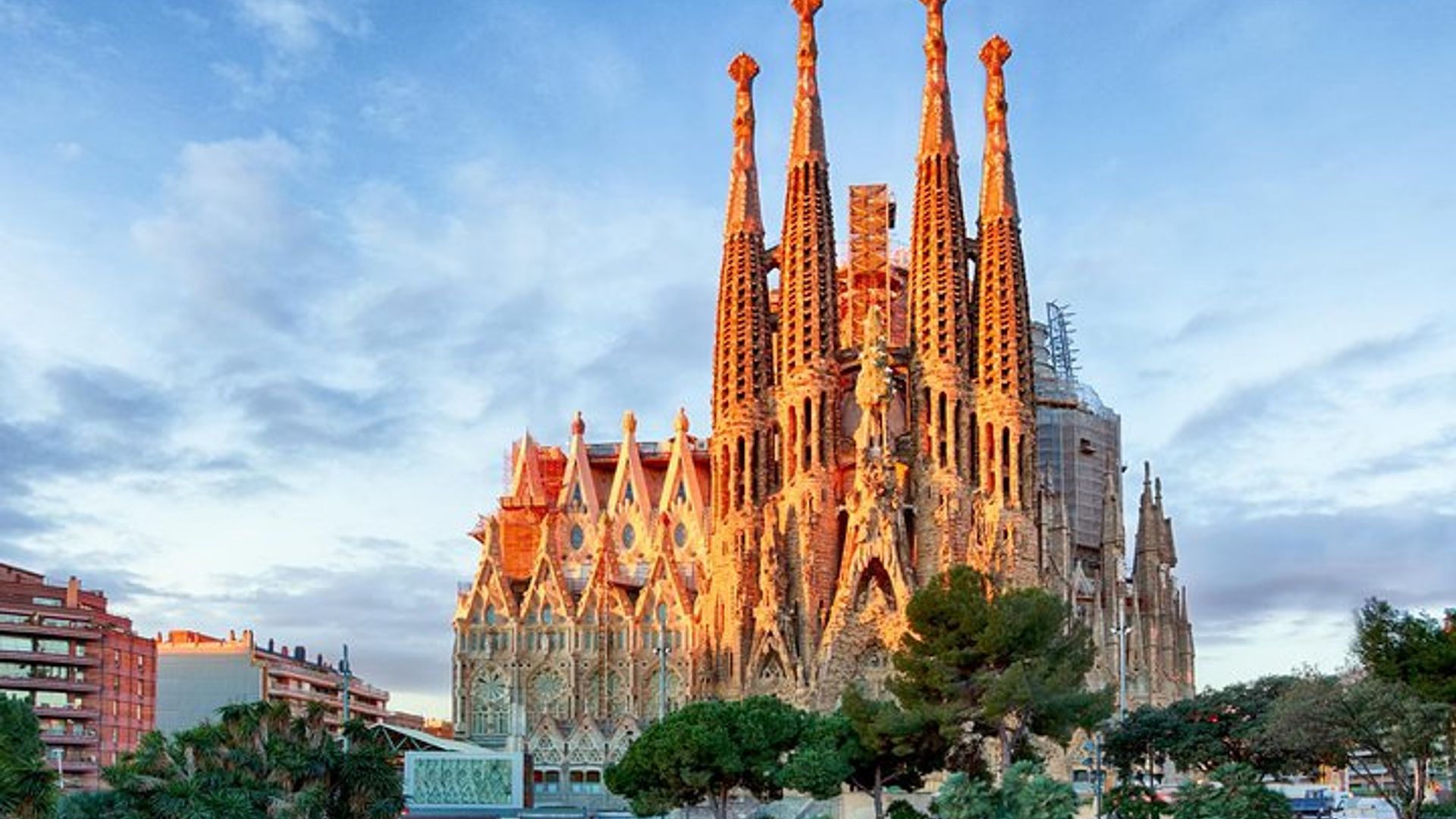 Sagrada Familia Private Guided Tour With Skip-The-Line Entry