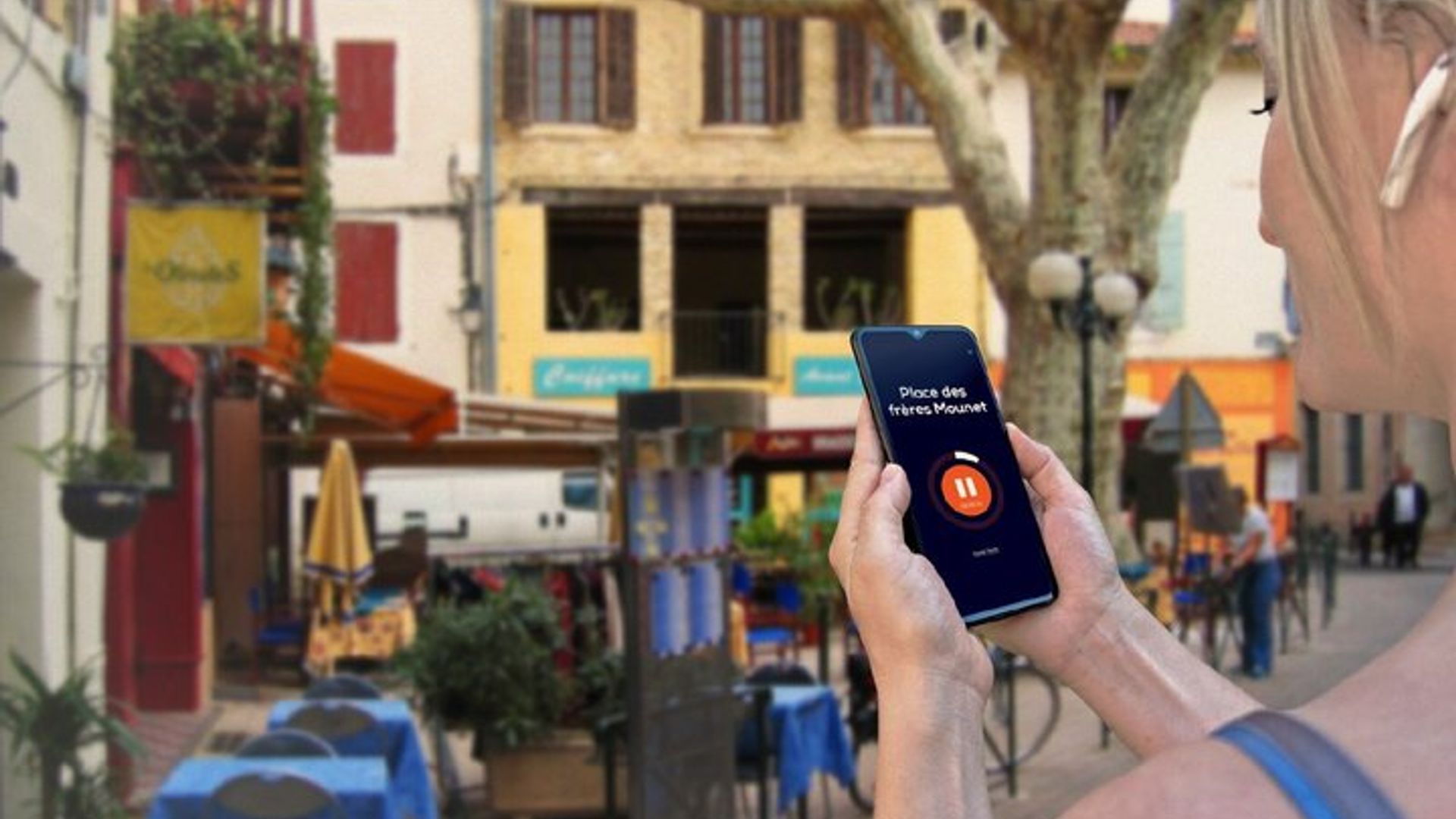 Orange: 1h10 audio guided walking tour and 19 audio commentaries
