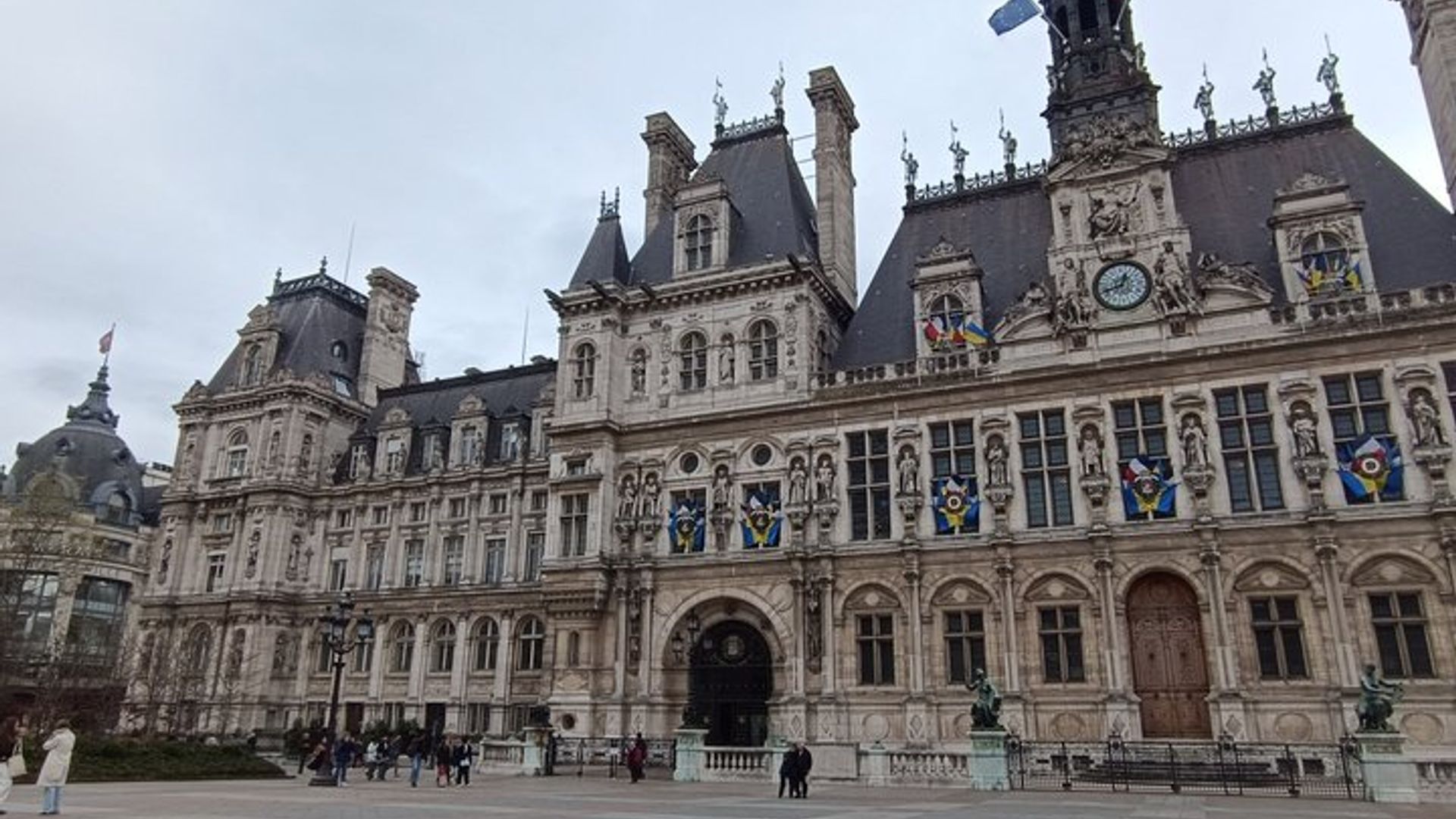 Historic Le Marais Walk and Local Gastronomy Tasting