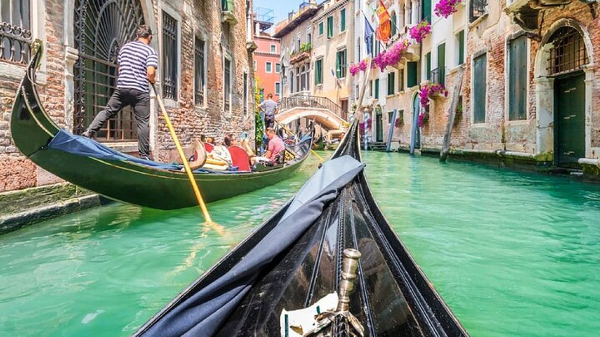 Venice Small-Group Morning City Highlights Tour & Gondola Ride