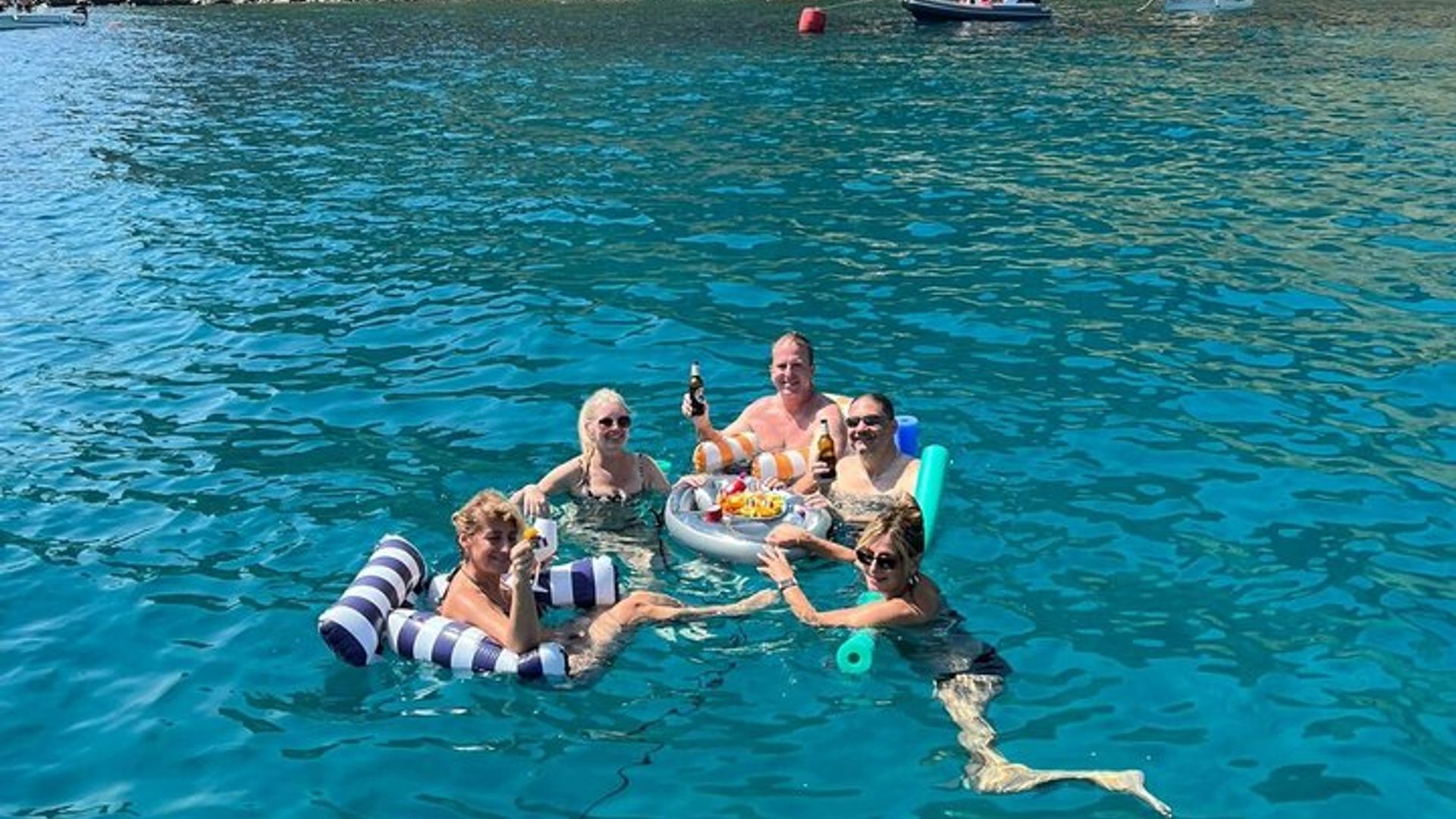 Palermo : Luxury Boat Tour with Snacks and Snorkeling