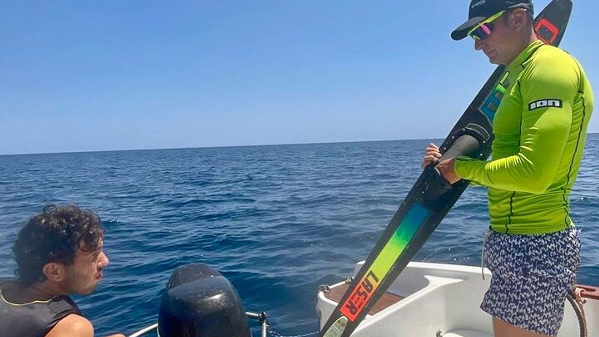 GARANTÍA DE EXPERIENCIA DE PESCA CAPTURA Opción Wake y tubing