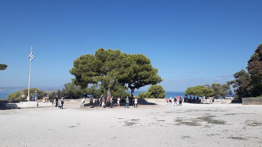 Chania Private Guided Half-Day Sightseeing Tour with Market