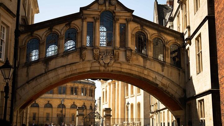 Oxford University Tour & New College by Alumni™