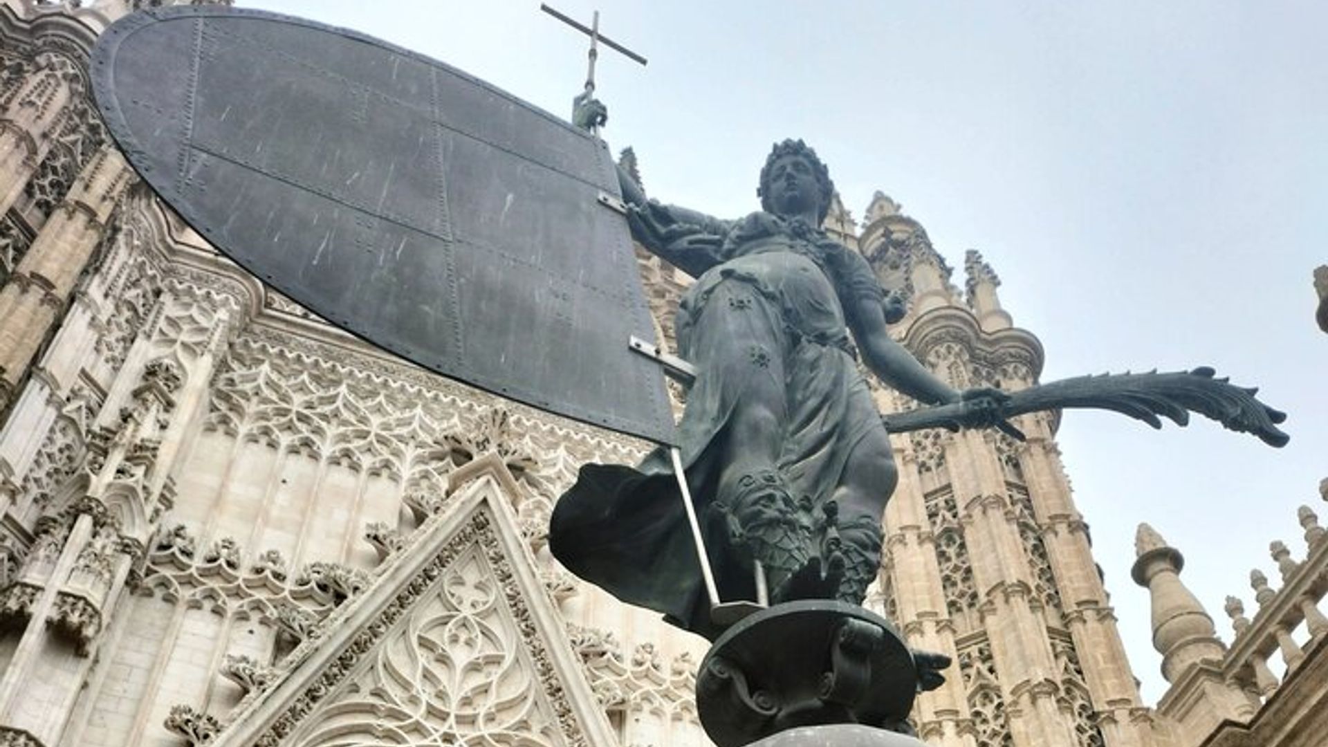 Visite en petit groupe de la cathédrale et de la Giralda, entrée directe