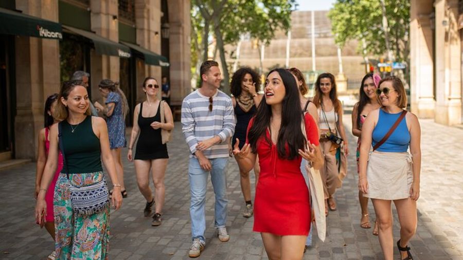 Barcelona Small Group Walking Tour: Gothic & Gaudi Hidden Gems