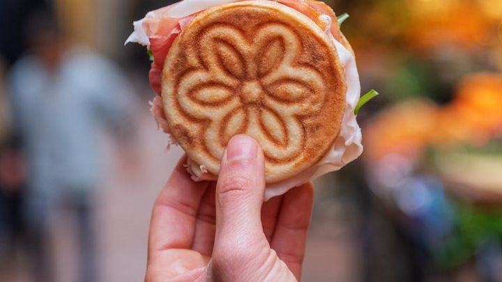Bologna Food & Market Tour with Local Dishes, Pasta, Wines & More