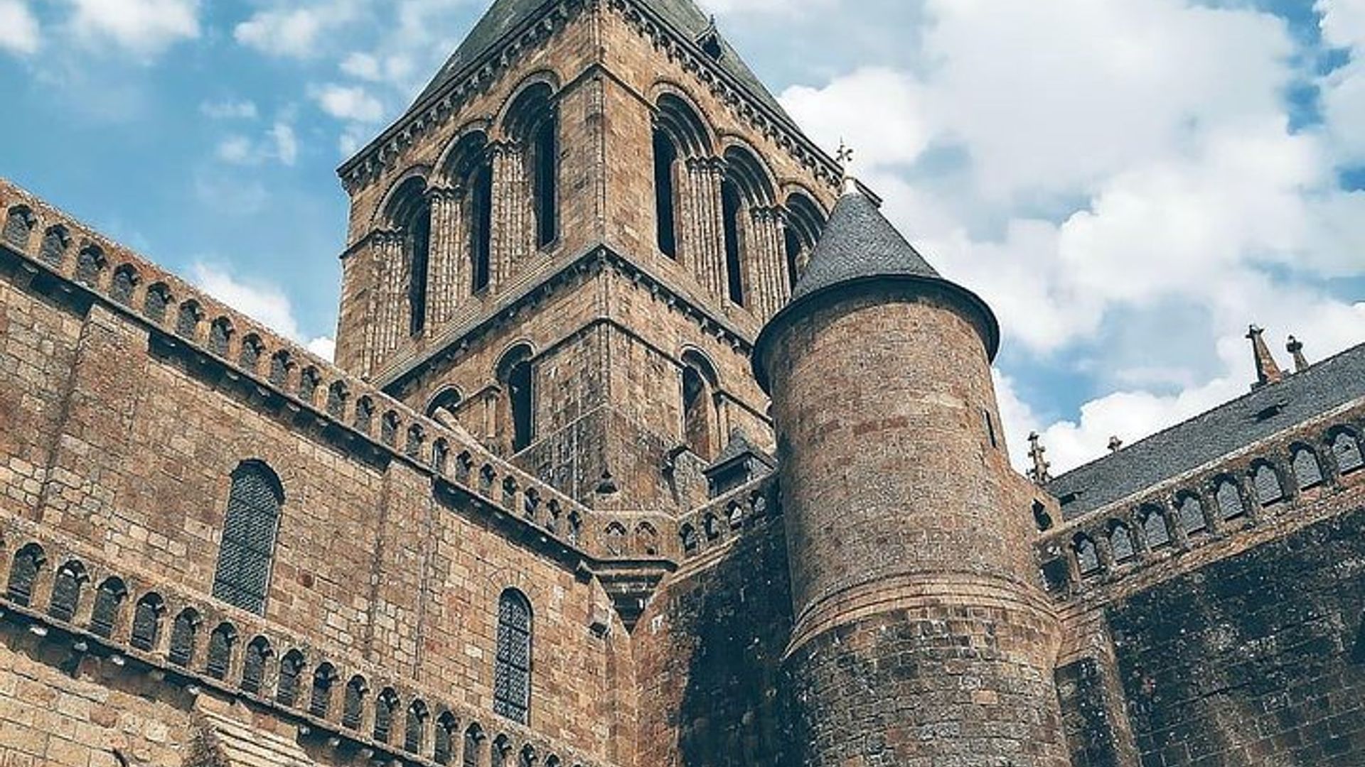 Private 9-hour tour to Mont St. Michel from Le Havre cruise port