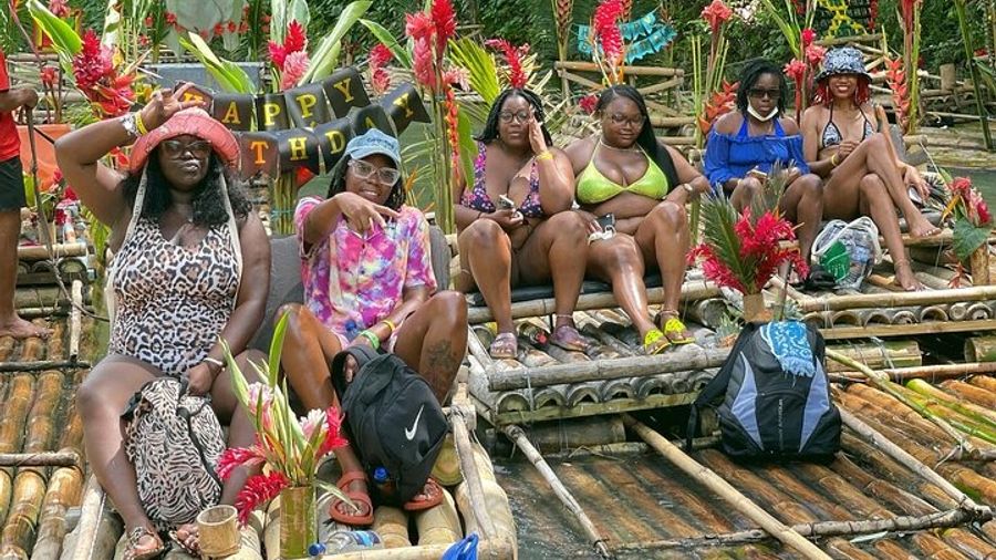 Negril Private Bamboo Rafting Tour with Limestone Foot Massage