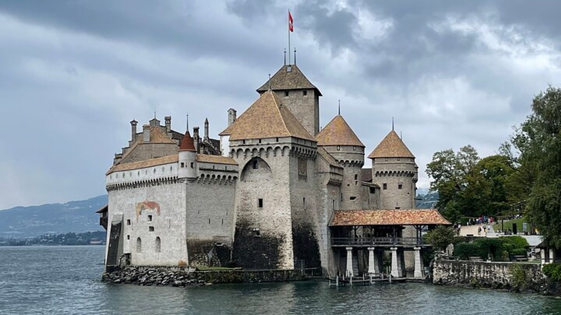 Excursión privada desde Ginebra a Montreux y al castillo de Chillon