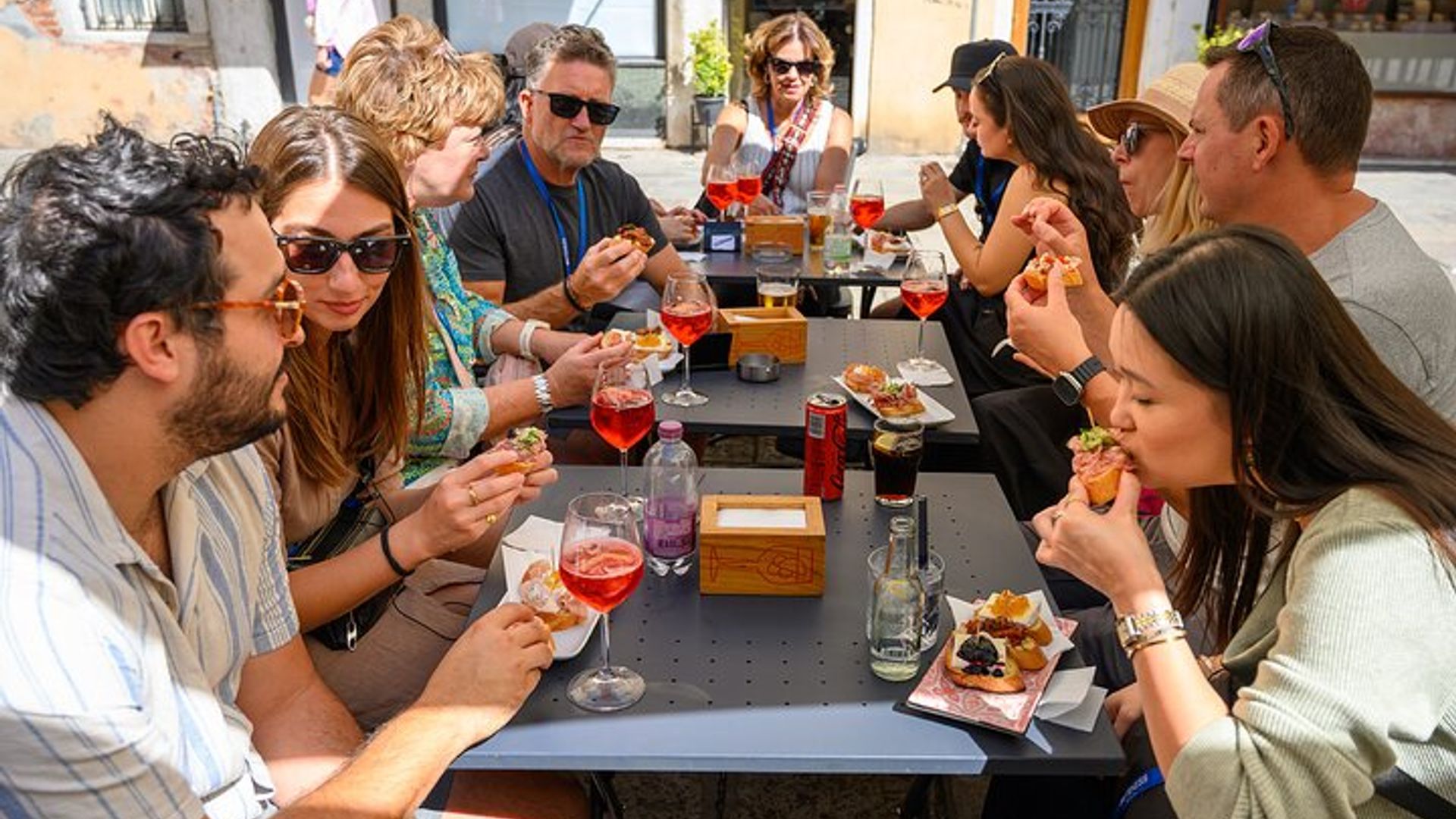 Venice Food Tour with Local Guide and City Highlights