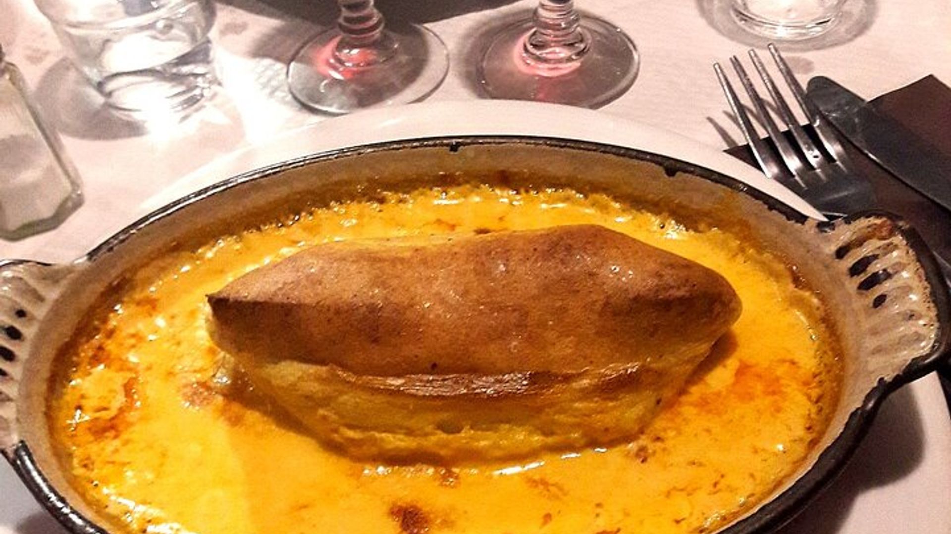 Lyon Old Town Food Tasting Walking Tour With Lunch