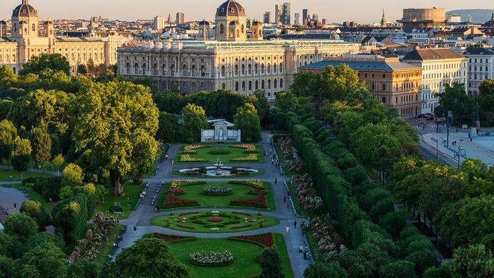 Vienna: Old Town Highlights Small-Group Walking Tour