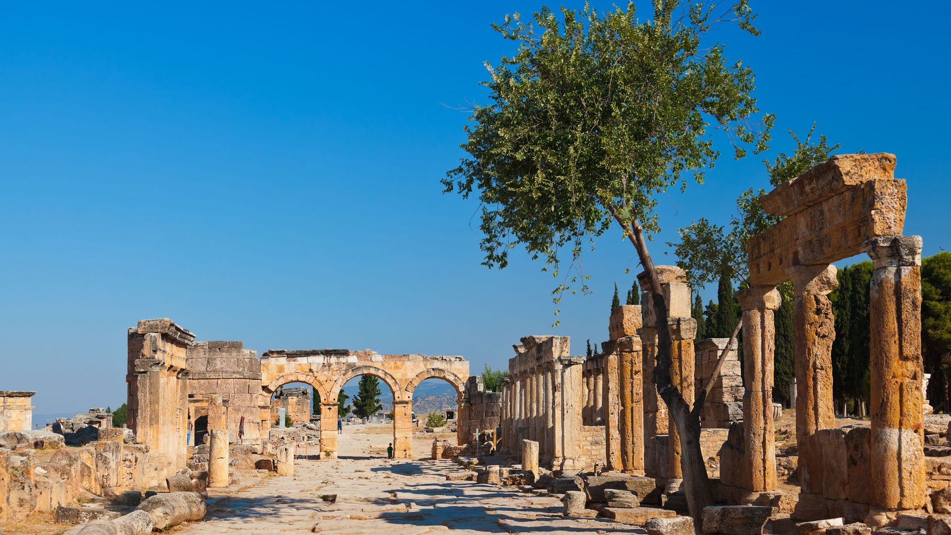 Belek: Pamukkale and Hierapolis Day Tour incl. Lunch