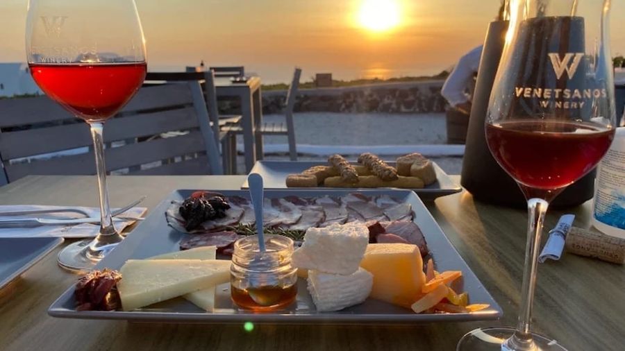 Santorini Small-Group Wine Tour: 3 Wineries, Tastings & Hotel Pickup
