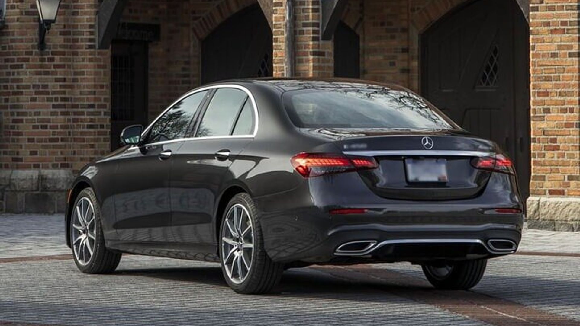 Barcelona Private One-Way Transfer from Barcelona Port