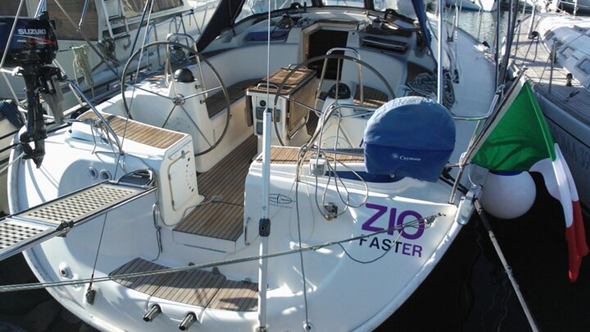 Sailing ship from Porto San Paolo (S.Teodoro-Olbia) to Tavolara, Molara