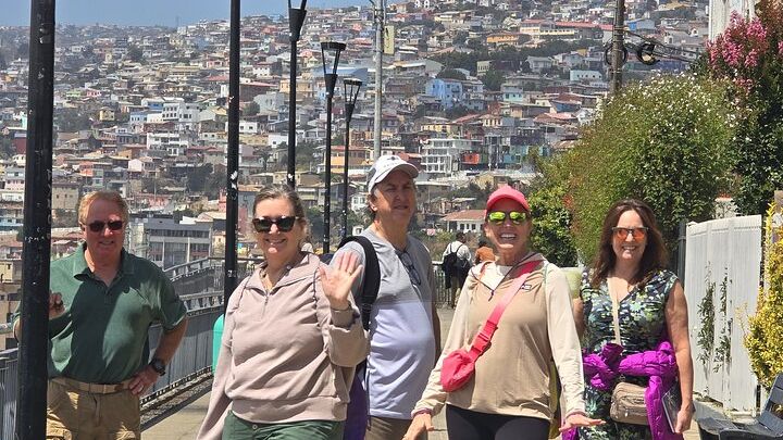 Street Art in Valparaiso and Wines in Casablanca from Santiago