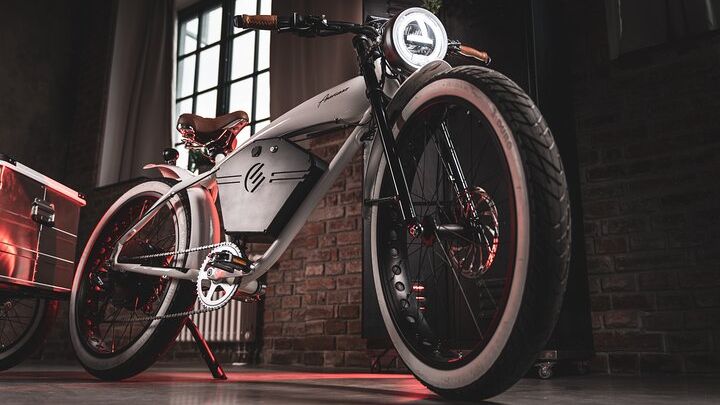 Prague Small-Group Guided E-Bike Scrooser Tour
