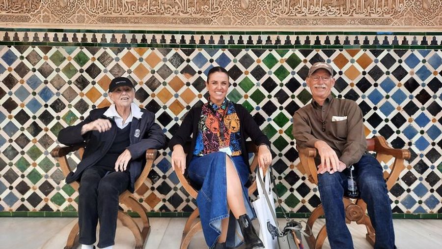 Alhambra Private Tour, with Generalife, Palaces, and Alcazaba