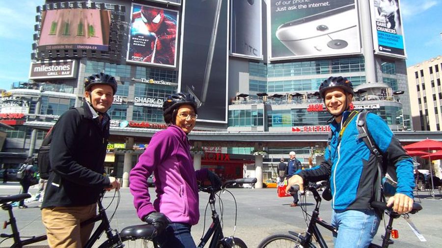 Toronto Small-Group Guided Bike Tour in Downtown Toronto